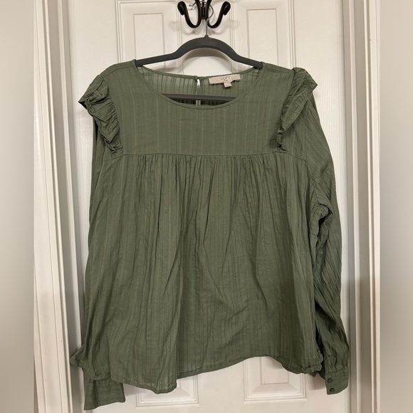 Plus size women blouse - Picture 1 of 3